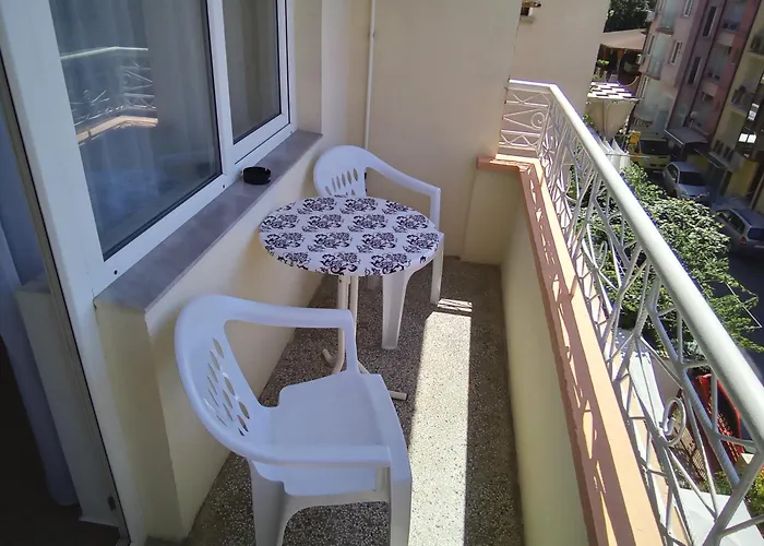 мишел 招待所 4*